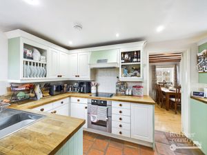 Kitchen- click for photo gallery